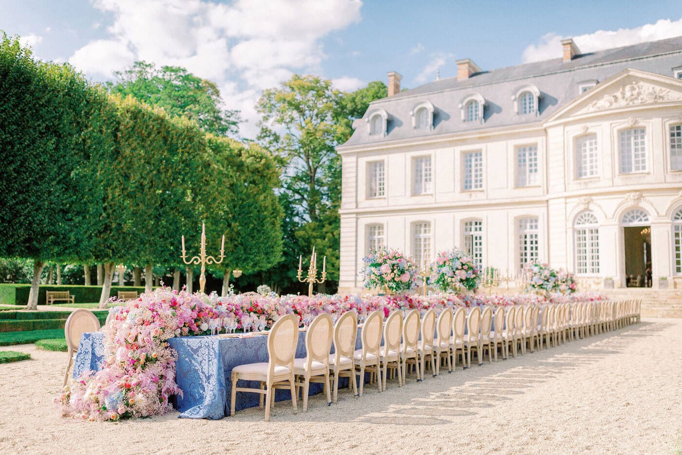 A château courtyard set for an elegant celebration